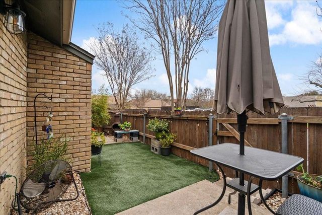 1015 E Yager LN 18, Austin, TX 78753