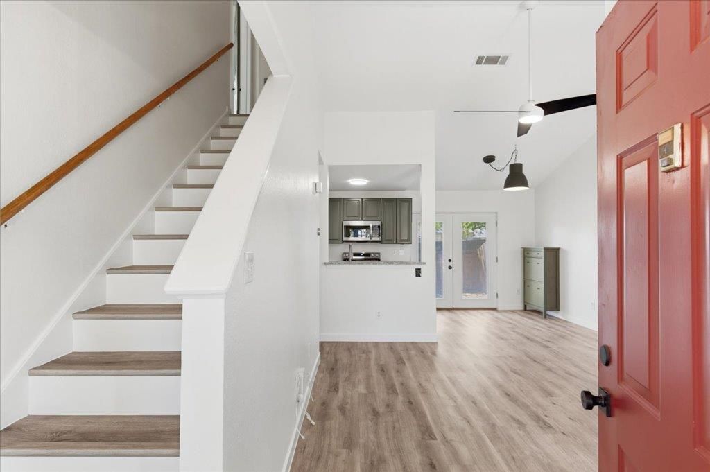 1015 E Yager LN 18, Austin, TX 78753