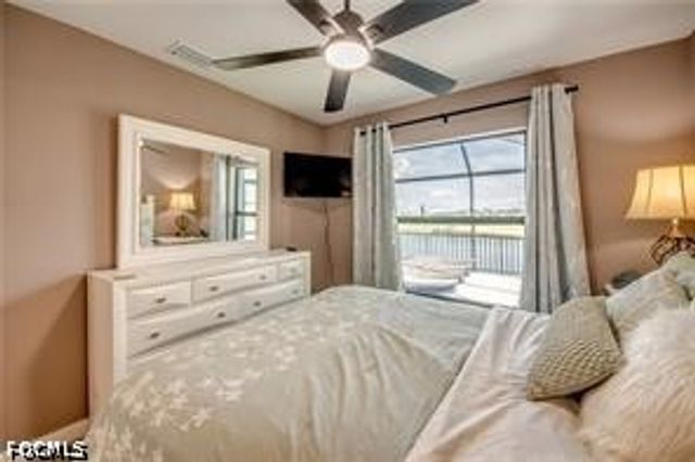 1042 NW 32nd PL, Cape Coral, FL 33993