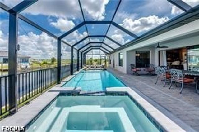 1042 NW 32nd PL, Cape Coral, FL 33993