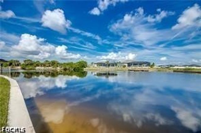 1042 NW 32nd PL, Cape Coral, FL 33993