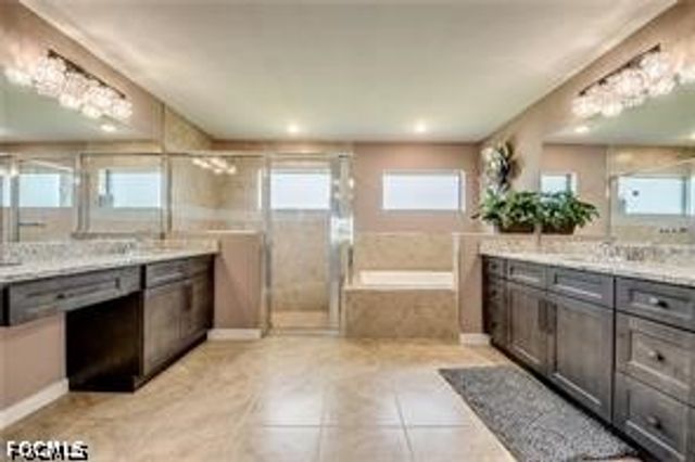 1042 NW 32nd PL, Cape Coral, FL 33993