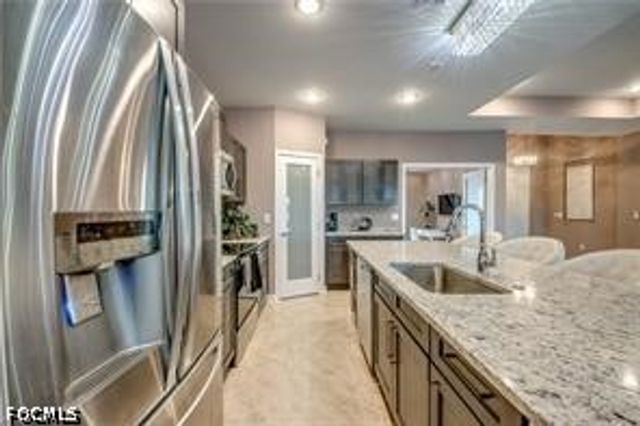 1042 NW 32nd PL, Cape Coral, FL 33993