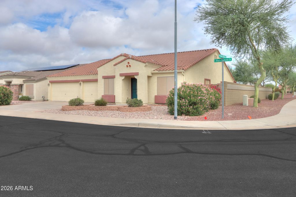 518 E BLACK DIAMOND Drive, Casa Grande, AZ 85122 — photo 2