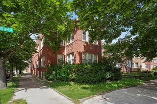 4241 N Laramie Avenue, Chicago, IL 60641