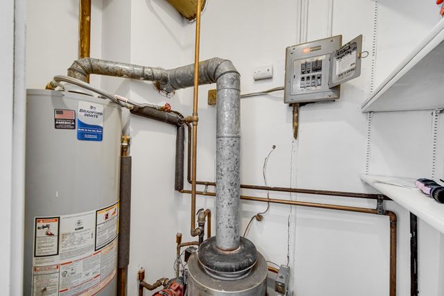 1104 169th Street, Hammond, IN 46324