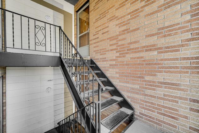 1104 169th Street, Hammond, IN 46324