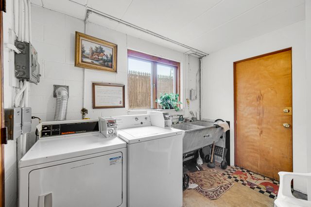 1104 169th Street, Hammond, IN 46324