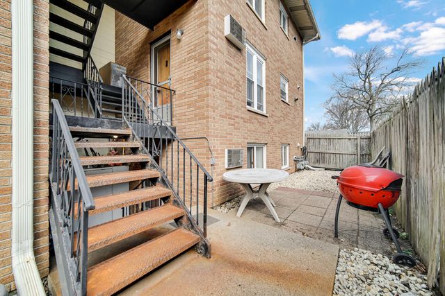 1104 169th Street, Hammond, IN 46324