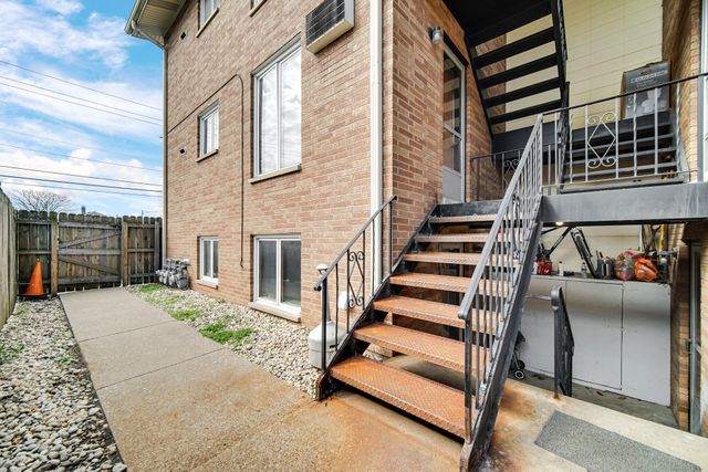 1104 169th Street, Hammond, IN 46324