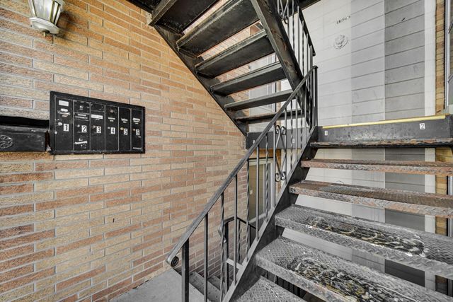 1104 169th Street, Hammond, IN 46324