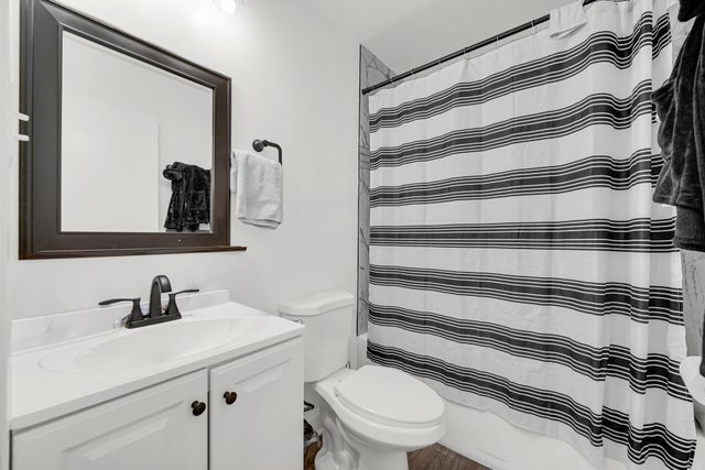 1104 169th Street, Hammond, IN 46324