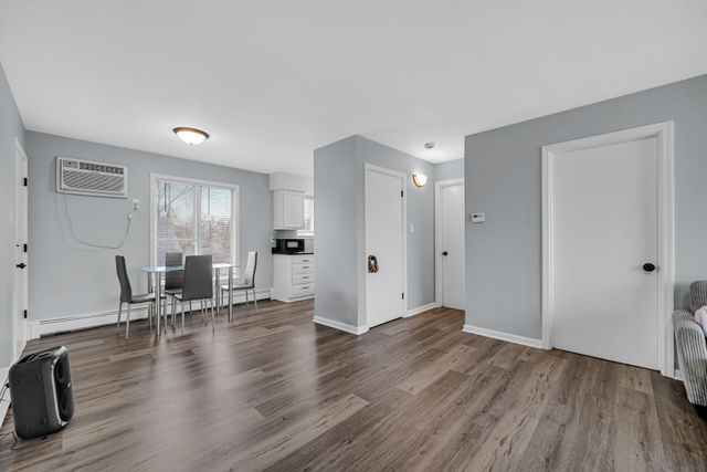 1104 169th Street, Hammond, IN 46324