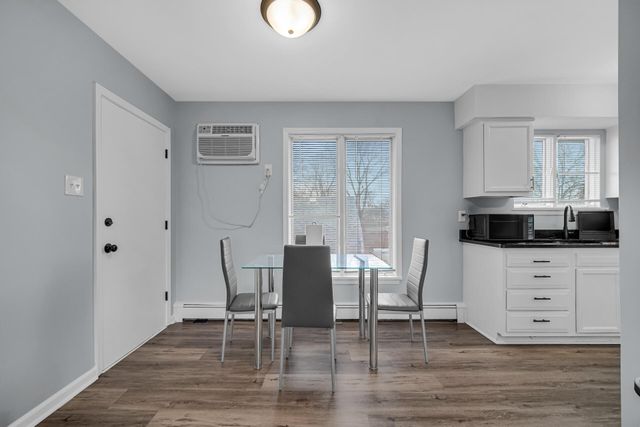 1104 169th Street, Hammond, IN 46324