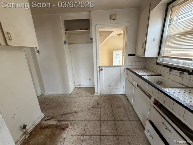 17228 Munich Street, Detroit, MI 48224