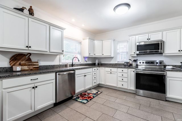 118 S Peerless Road, Evansville, IN 47712