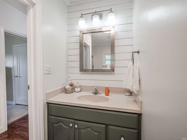118 S Peerless Road, Evansville, IN 47712