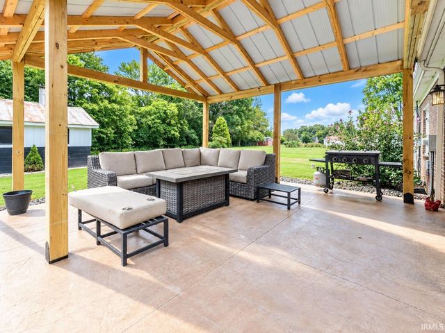 118 S Peerless Road, Evansville, IN 47712