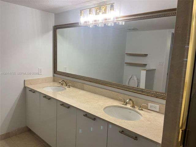 1800 N Bayshore Dr 614, Miami, FL 33132