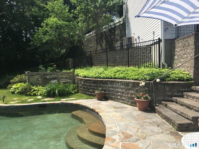35 Grace View Drive, Easton, CT 06612
