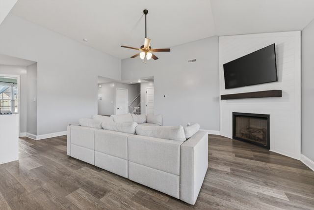 239 Dugger Dr, Clarksville, TN 37042