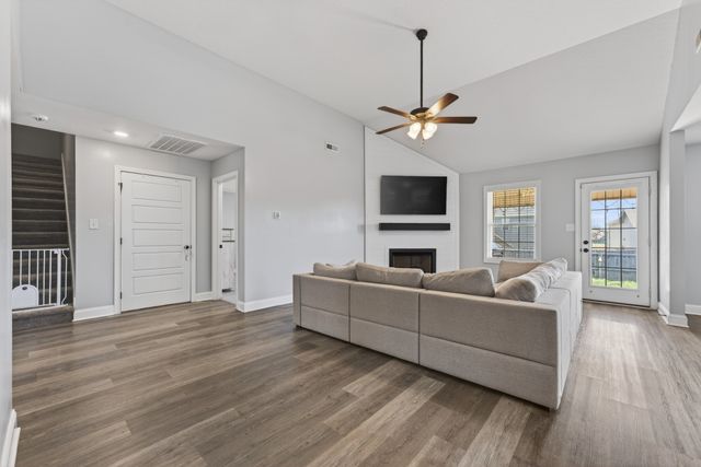 239 Dugger Dr, Clarksville, TN 37042