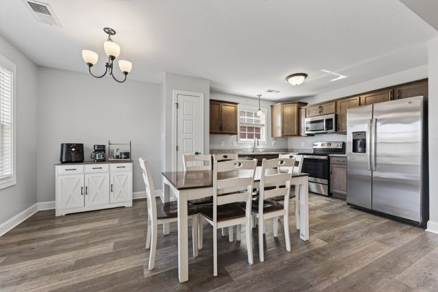 239 Dugger Dr, Clarksville, TN 37042