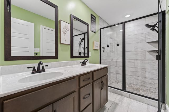 239 Dugger Dr, Clarksville, TN 37042