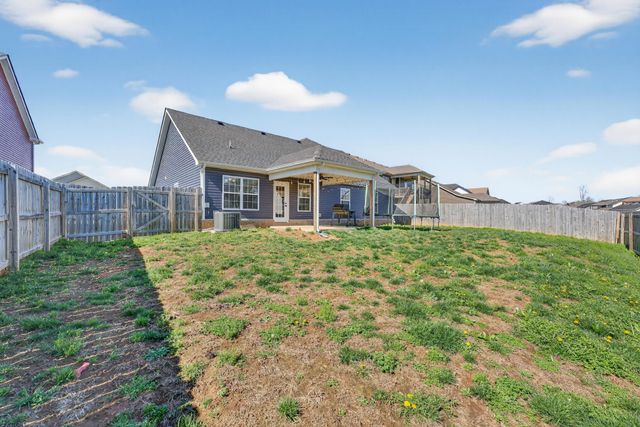 239 Dugger Dr, Clarksville, TN 37042