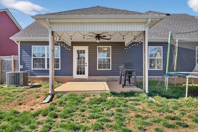 239 Dugger Dr, Clarksville, TN 37042