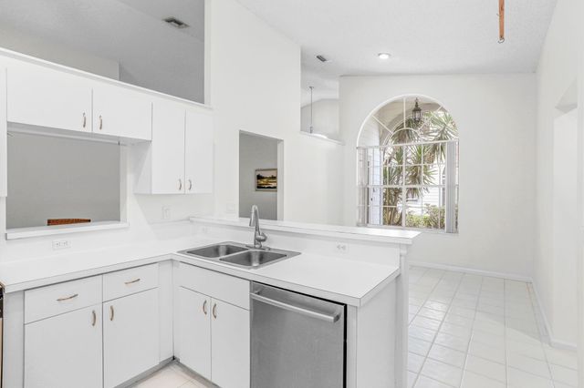 8958 SE Riverfront Terrace, Jupiter, FL 33469