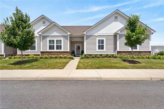 1501 Acadian Dr Unit B, Suffolk, VA 23434