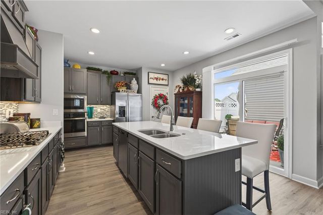 1501 Acadian Dr Unit B, Suffolk, VA 23434