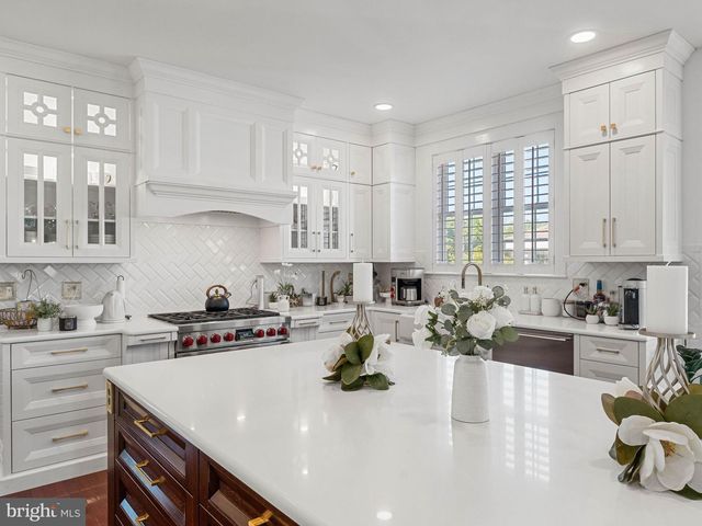 9 LANSBROOK CT, Sewell, NJ 08080