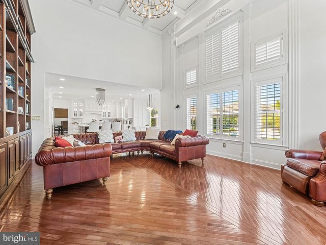 9 LANSBROOK CT, Sewell, NJ 08080