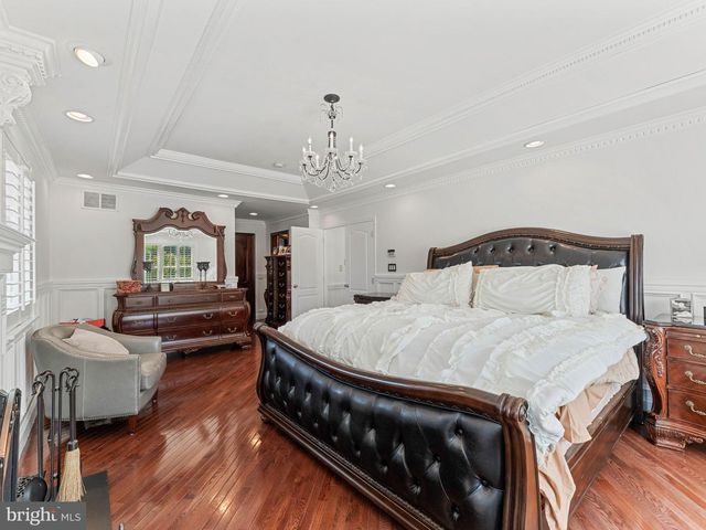 9 LANSBROOK CT, Sewell, NJ 08080