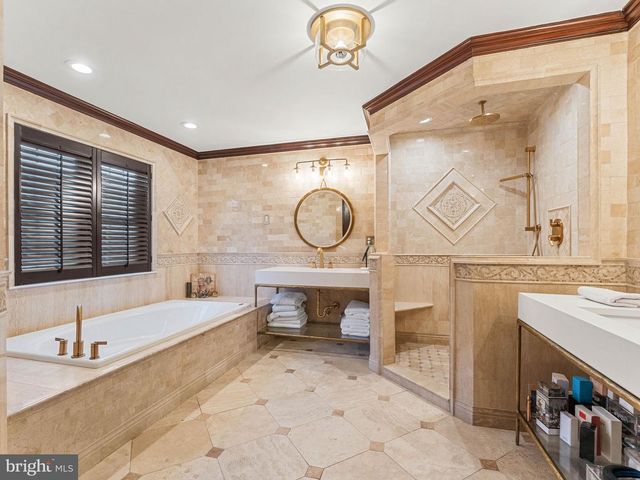 9 LANSBROOK CT, Sewell, NJ 08080