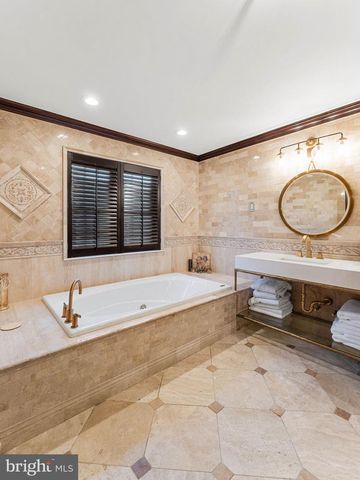 9 LANSBROOK CT, Sewell, NJ 08080