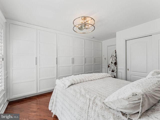 9 LANSBROOK CT, Sewell, NJ 08080