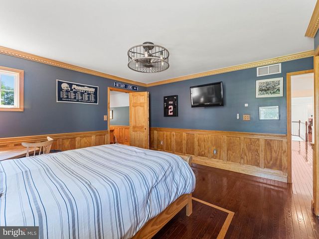 9 LANSBROOK CT, Sewell, NJ 08080