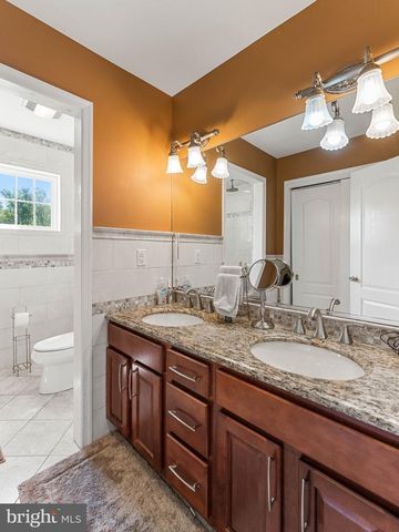 9 LANSBROOK CT, Sewell, NJ 08080