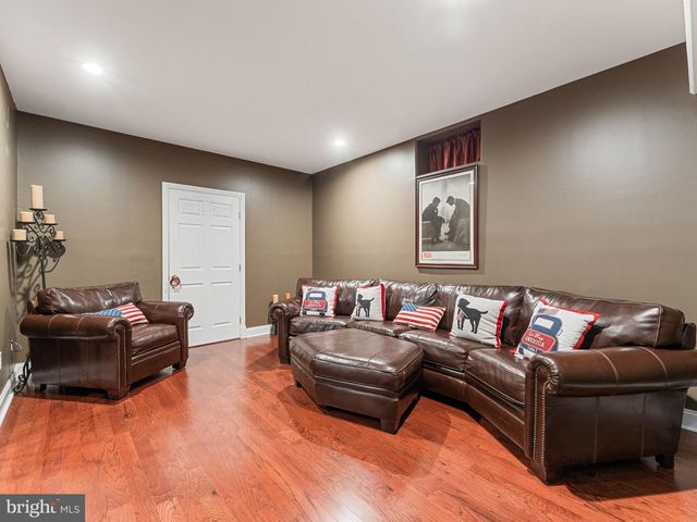 9 LANSBROOK CT, Sewell, NJ 08080