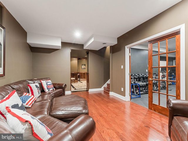 9 LANSBROOK CT, Sewell, NJ 08080