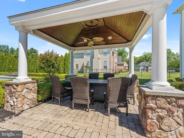 9 LANSBROOK CT, Sewell, NJ 08080
