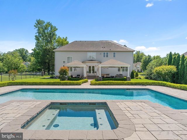 9 LANSBROOK CT, Sewell, NJ 08080