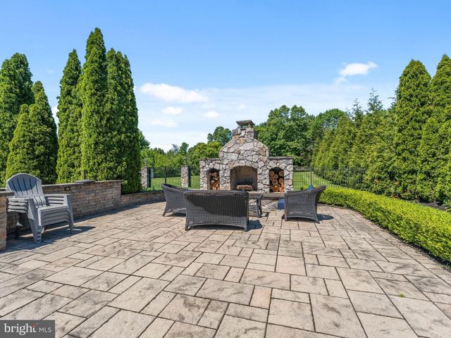 9 LANSBROOK CT, Sewell, NJ 08080