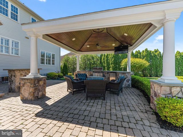 9 LANSBROOK CT, Sewell, NJ 08080