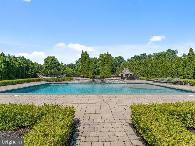 9 LANSBROOK CT, Sewell, NJ 08080