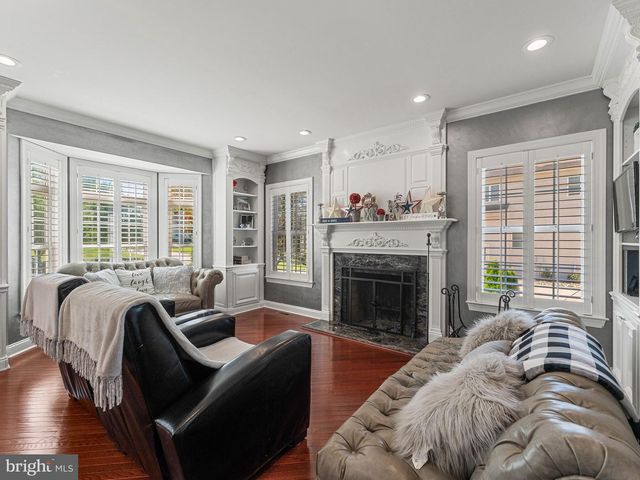9 LANSBROOK CT, Sewell, NJ 08080
