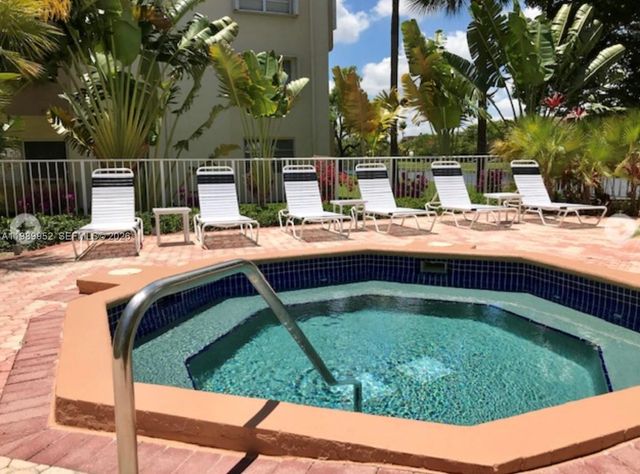 8121 SW 82nd Ct, Miami, FL 33143